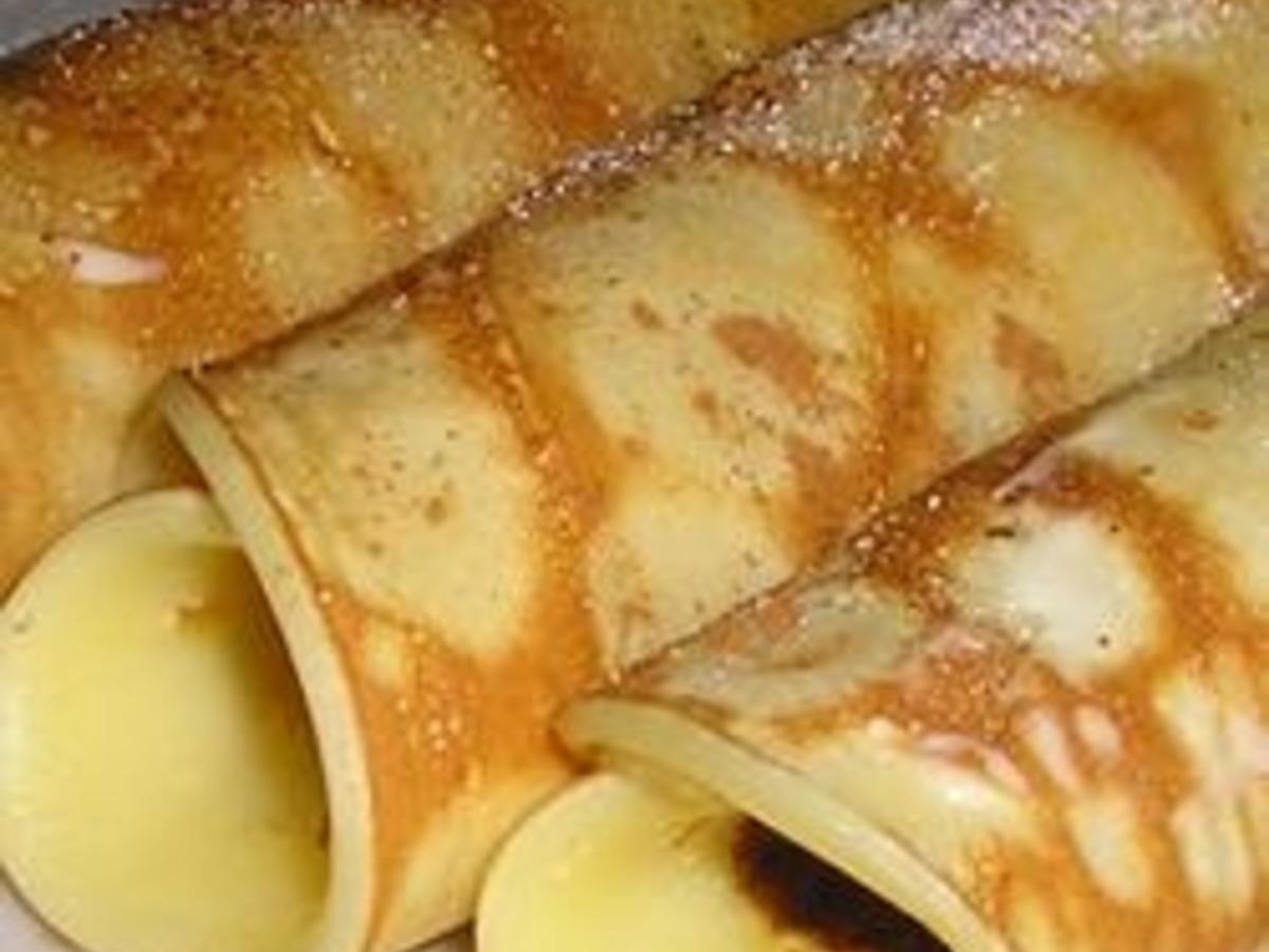 Crepes Röllchen mit Sanddorncreme - Rezept - kochbar.de