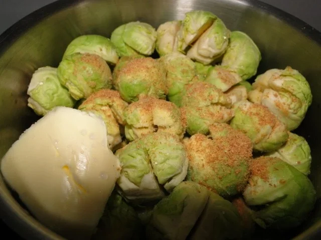 Rezept: Schinkenschweinebraten in Weissweinsauce mit Zwiebeln und Rosenkohl Bild Nr. 4 Schinkenschweinebraten in Weissweinsauce mit Zwiebeln und Rosenkohl - Rezept - Bild Nr. 4