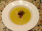 gelbe Paprika-Avocado-Suppe mit zweierlei Topping - Rezept