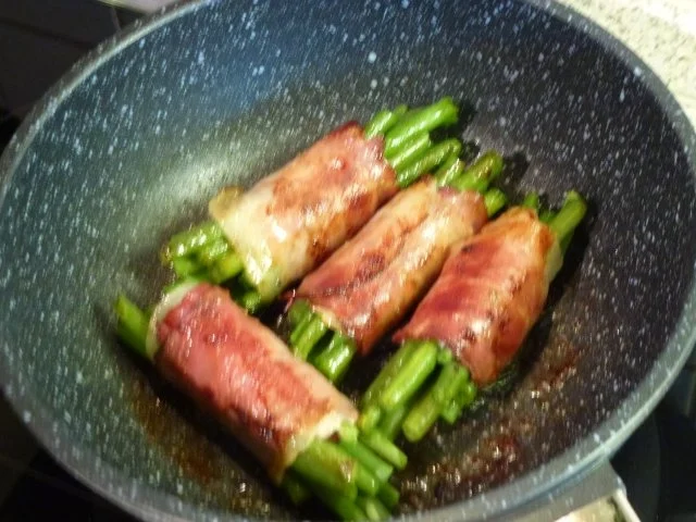 Rezept: Schwarzwälder Bohnenpäckchen zu marinierten NT Lammkotelette Bild Nr. 9 Schwarzwälder Bohnenpäckchen zu marinierten NT Lammkotelette - Rezept - Bild Nr. 9