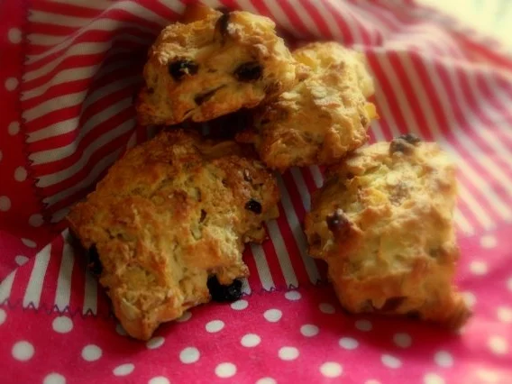 Gebäck: Müsli-Apfel-Scones - Rezept