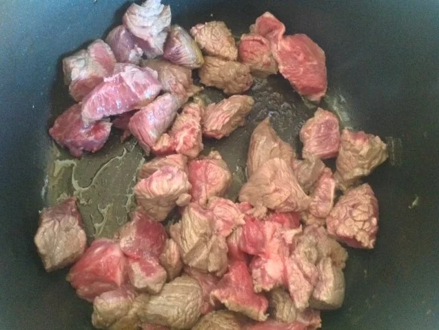 Gulasch mit Weintrauben - Rezept - Bild Nr. 3