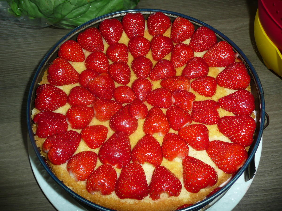Erdbeere - Frischkäse - Torte - Rezept - Bild Nr. 7