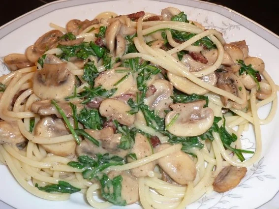 Champignons mit Rucola und Bacon-Streifen - Rezept - Bild Nr. 2