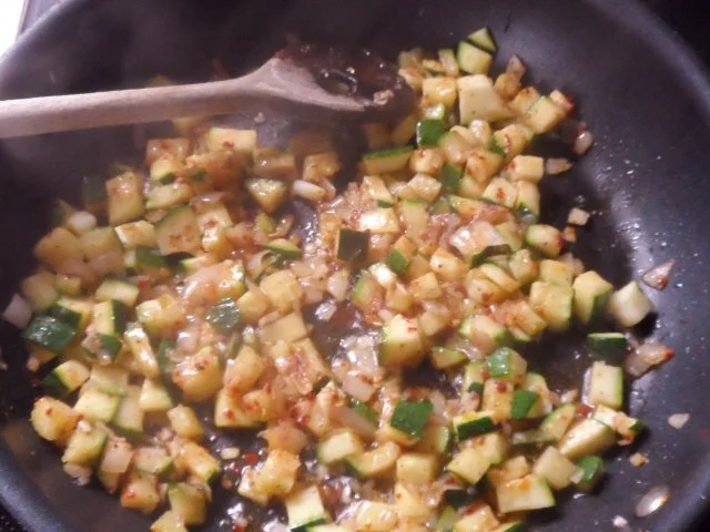 Backen: Bunt gefüllte Blätterteig-Pizza "Calzone" - Rezept - Bild Nr. 4