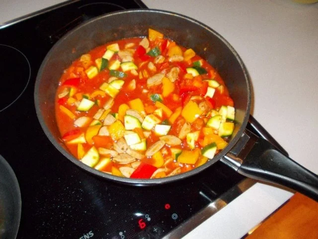 Rezept: Bratwurstgulasch Bild Nr. 5 Bratwurstgulasch - Rezept - Bild Nr. 5