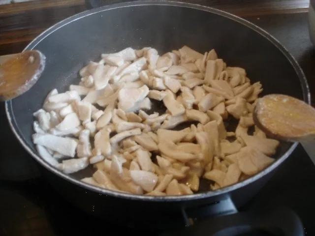 Spaghetti mit Hähnchenbrustfilet-Champignonsauce - Rezept - Bild Nr. 7