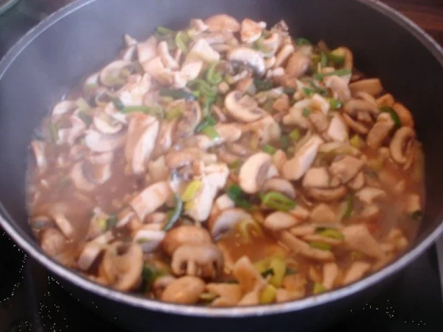 Spaghetti mit Hähnchenbrustfilet-Champignonsauce - Rezept - Bild Nr. 10