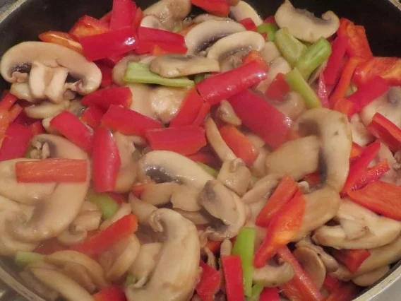 Auflauf: Hirtentopf unter einer Creme fraiche - Haube - Rezept - Bild Nr. 2