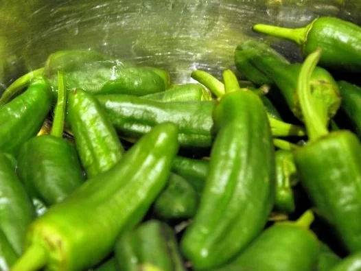 Verschärfte Hähnchennuggets, rauchige Kartoffeln und Pimentos de Padron - Rezept - Bild Nr. 15