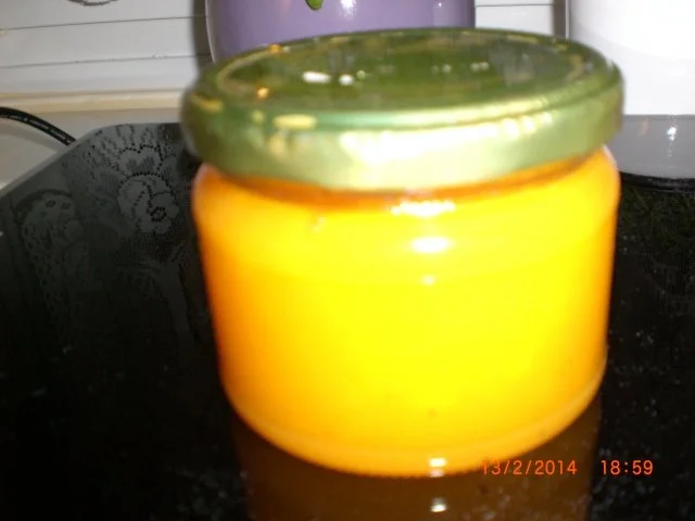 Mandarinengelee mit Mangostückchen - Rezept