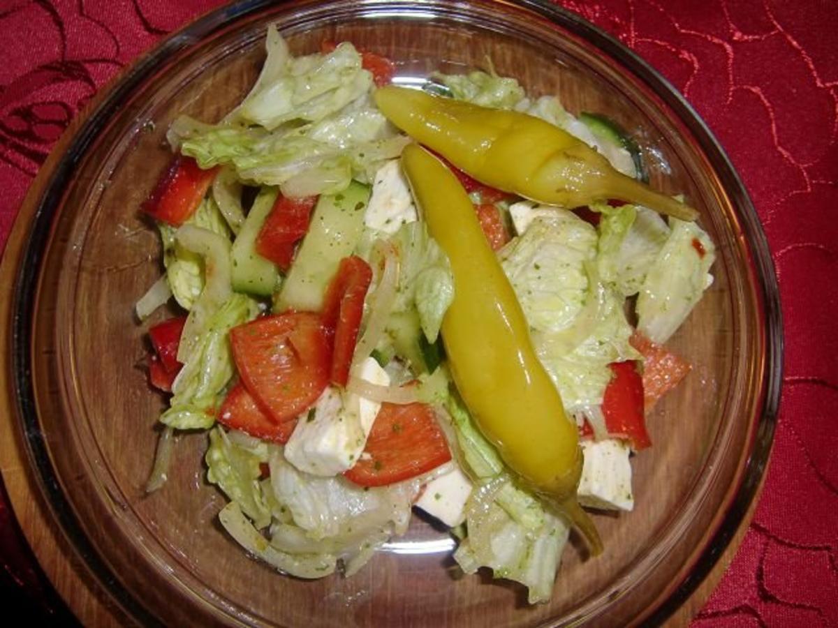 Griechischer Salat mit Sweet Snack-Paprika und Feta-käse - Rezept