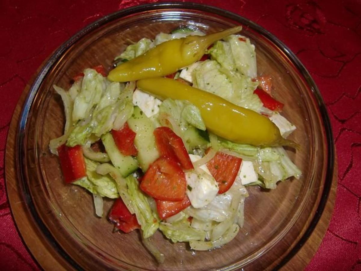 Griechischer Salat mit Sweet Snack-Paprika und Feta-käse - Rezept - Bild Nr. 3