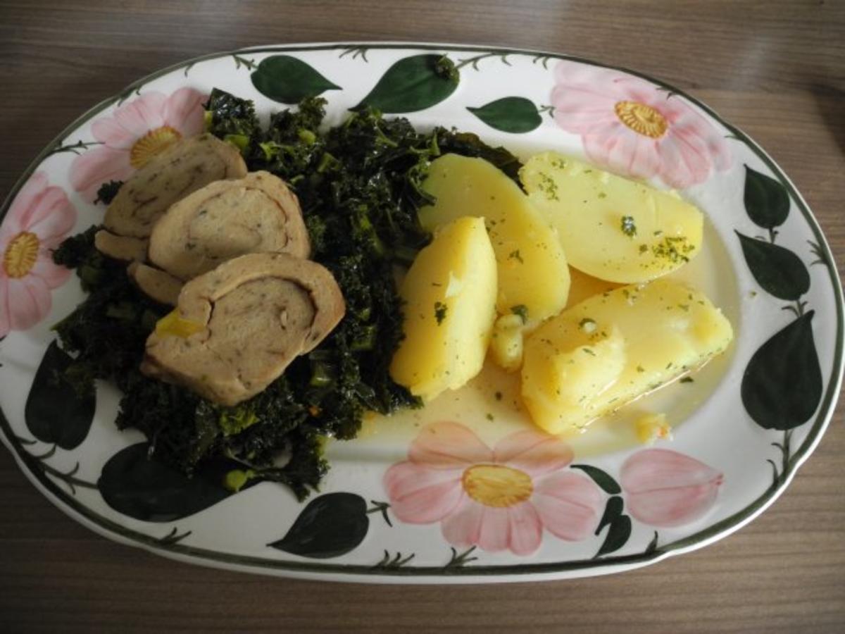 Vegan : Mein Veggi - Rollbraten auf Grünkohl mit Kartoffeln und Karotten - Rezept - Bild Nr. 2