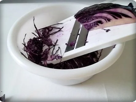 Rezept: Schmackhafte Rinderrouladen mit Rotkohl und Klößen Bild Nr. 12 Schmackhafte Rinderrouladen mit Rotkohl und Klößen - Rezept - Bild Nr. 12