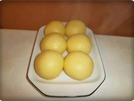 Rezept: Schmackhafte Rinderrouladen mit Rotkohl und Klößen Bild Nr. 21 Schmackhafte Rinderrouladen mit Rotkohl und Klößen - Rezept - Bild Nr. 21