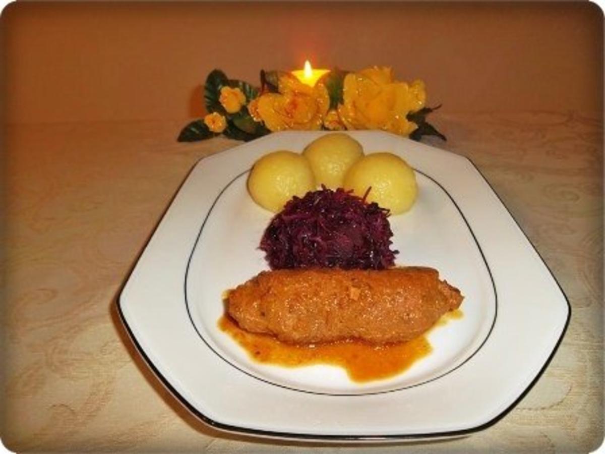 Schmackhafte Rinderrouladen mit  Rotkohl und Klößen - Rezept - Bild Nr. 26