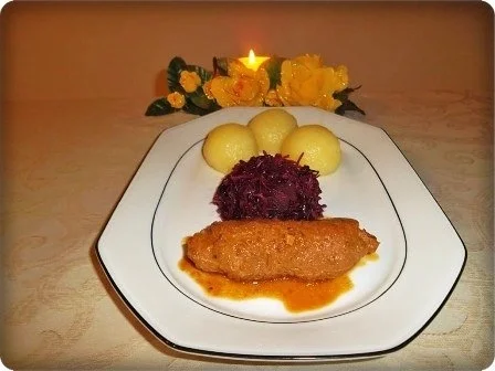 Rezept: Schmackhafte Rinderrouladen mit Rotkohl und Klößen Bild Nr. 26 Schmackhafte Rinderrouladen mit Rotkohl und Klößen - Rezept - Bild Nr. 26