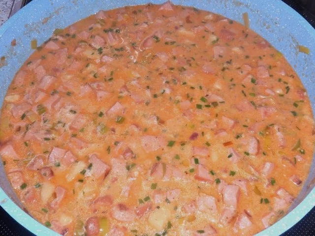 Pfannengerichte: Deftige Nudel-Wurst-Pfanne mit Rosenkohl und Bergkäse - Rezept - Bild Nr. 9