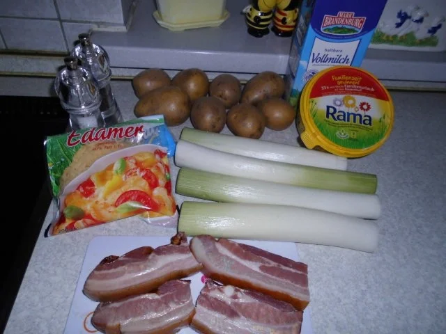 Rezept: Aufläufe: Pikanter Kartoffel-Auflauf Bild Nr. 2 Aufläufe: Pikanter Kartoffel-Auflauf - Rezept - Bild Nr. 2