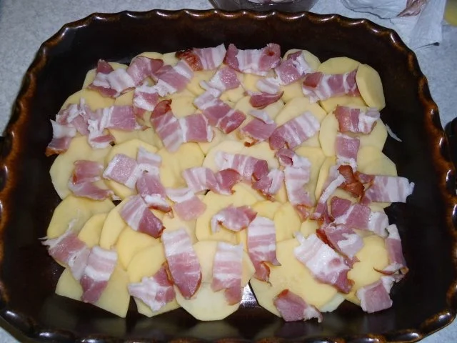 Rezept: Aufläufe: Pikanter Kartoffel-Auflauf Bild Nr. 6 Aufläufe: Pikanter Kartoffel-Auflauf - Rezept - Bild Nr. 6