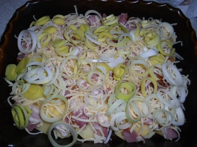 Rezept: Aufläufe: Pikanter Kartoffel-Auflauf Bild Nr. 8 Aufläufe: Pikanter Kartoffel-Auflauf - Rezept - Bild Nr. 8