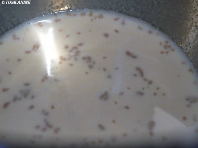 Flammkuchen mit Tomaten, Ziegenfeta und Pesto - Rezept - Bild Nr. 2