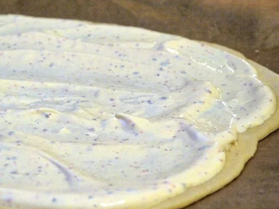 Flammkuchen mit Tomaten, Ziegenfeta und Pesto - Rezept - Bild Nr. 10