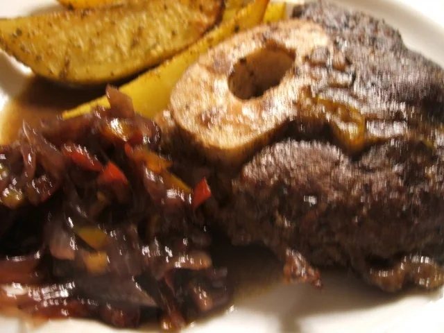 Fleisch: Geschmorte Beinscheiben mit Zwiebelmarmelade - Rezept