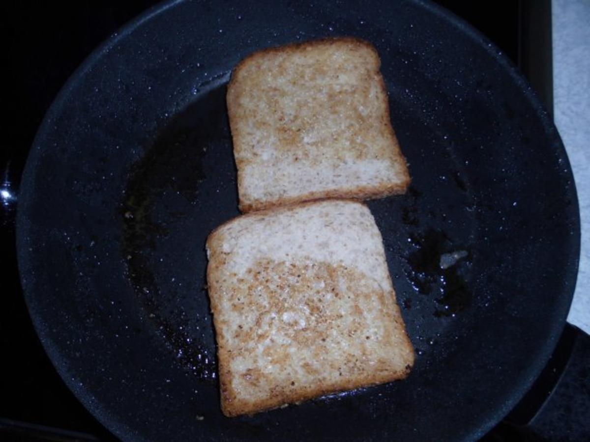 Pikanter Toast mit pochierten Eiern - Rezept - Bild Nr. 5