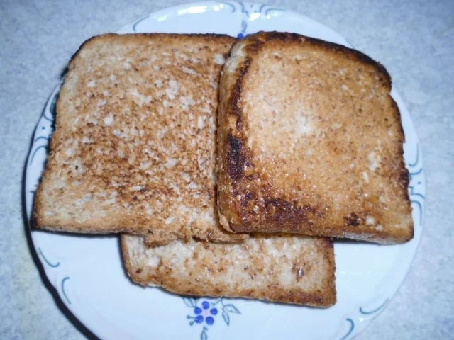 Pikanter Toast mit pochierten Eiern - Rezept - Bild Nr. 8