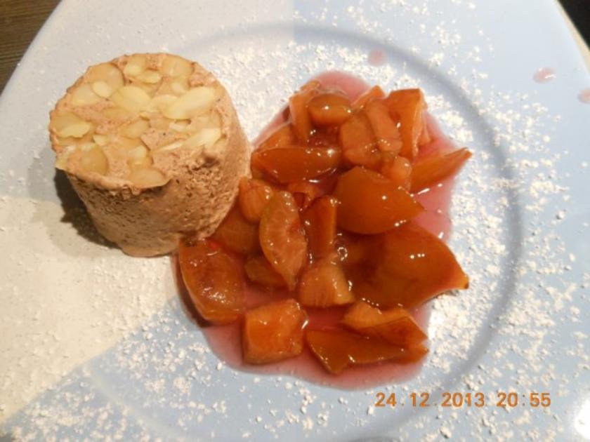 Dessert: Lebkuchenparfait mit Rotweinpflaumen - Rezept - kochbar.de