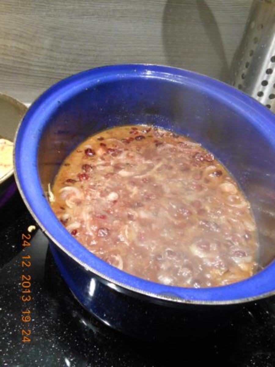 Geflügel/ Wild: Entenkeulen an Cranberrysauce mit  Kartoffelplätzchen - Rezept - Bild Nr. 3