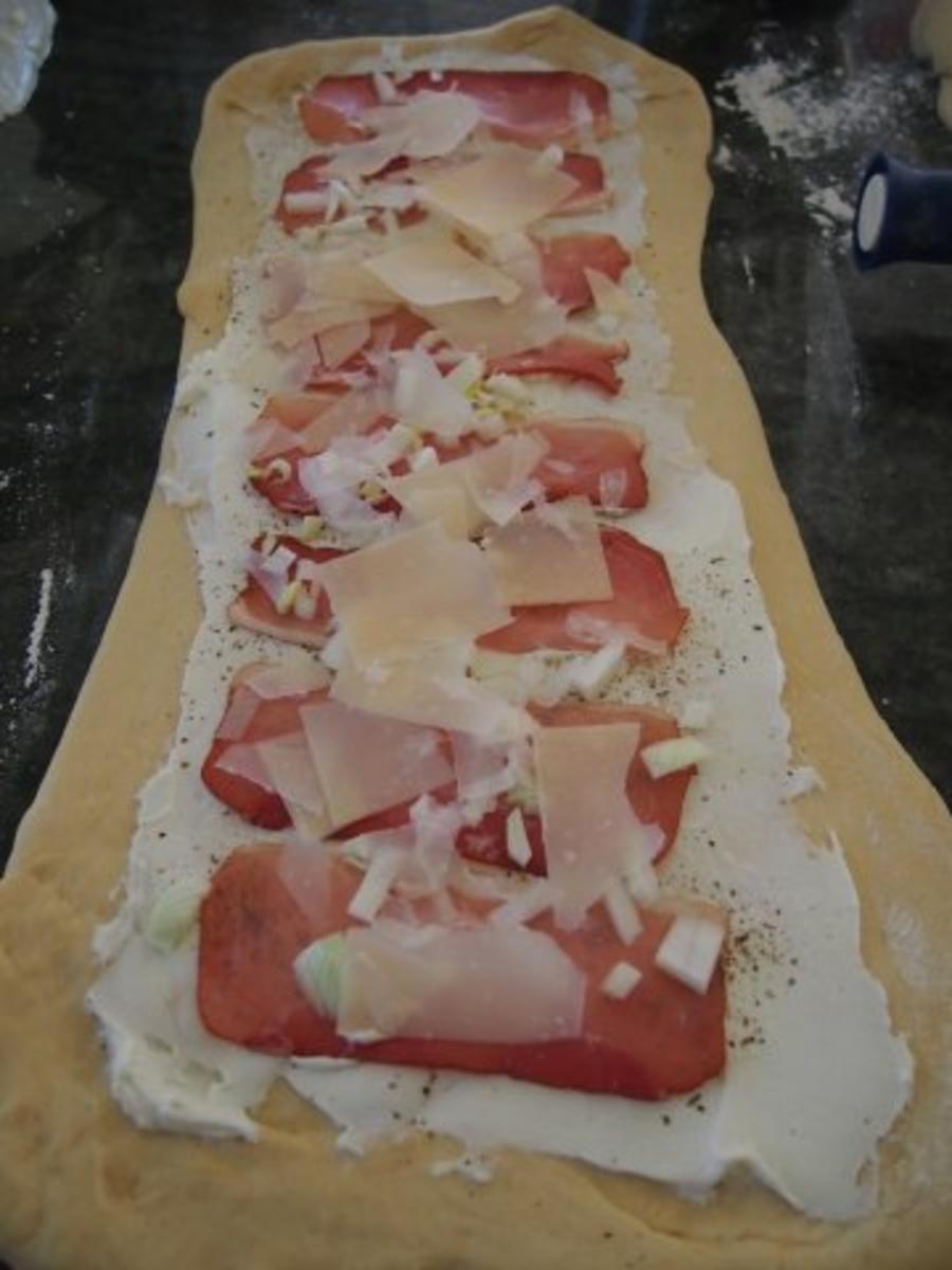 Köstlicher Parmesan- Speck- Strudel - Rezept