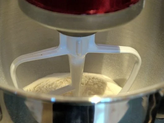 Rezept: Selbstgemachte Fusilli mit Sucuk-Tomatensauce und Orangengremolata Bild Nr. 4 Selbstgemachte Fusilli mit Sucuk-Tomatensauce und Orangengremolata - Rezept - Bild Nr. 4