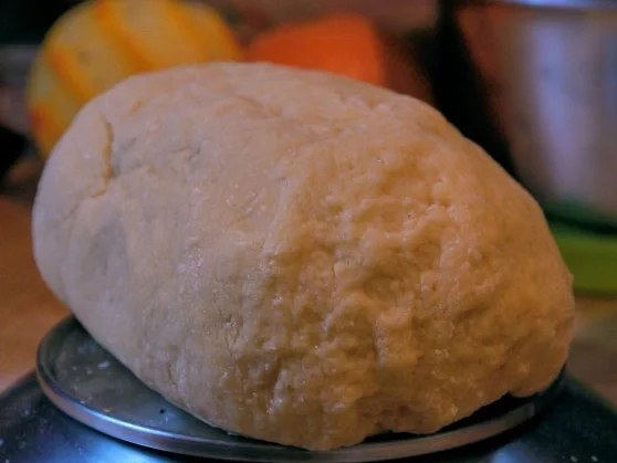 Rezept: Selbstgemachte Fusilli mit Sucuk-Tomatensauce und Orangengremolata Bild Nr. 6 Selbstgemachte Fusilli mit Sucuk-Tomatensauce und Orangengremolata - Rezept - Bild Nr. 6