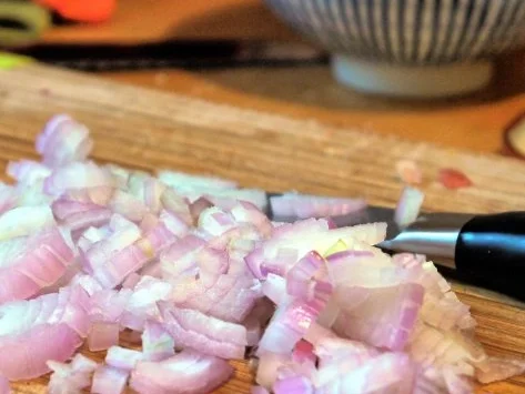 Rezept: Selbstgemachte Fusilli mit Sucuk-Tomatensauce und Orangengremolata Bild Nr. 8 Selbstgemachte Fusilli mit Sucuk-Tomatensauce und Orangengremolata - Rezept - Bild Nr. 8