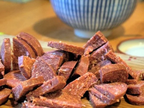 Rezept: Selbstgemachte Fusilli mit Sucuk-Tomatensauce und Orangengremolata Bild Nr. 10 Selbstgemachte Fusilli mit Sucuk-Tomatensauce und Orangengremolata - Rezept - Bild Nr. 10