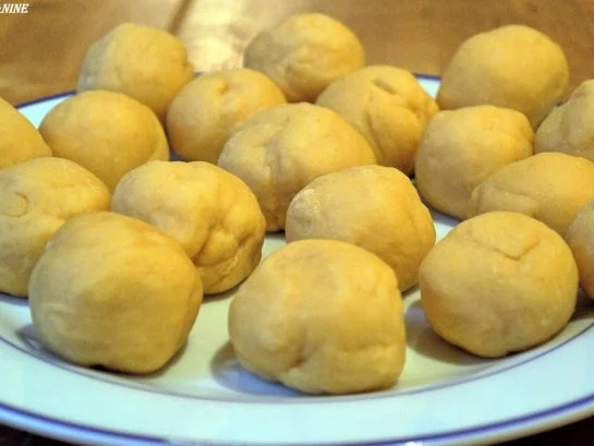 Rezept: Selbstgemachte Fusilli mit Sucuk-Tomatensauce und Orangengremolata Bild Nr. 16 Selbstgemachte Fusilli mit Sucuk-Tomatensauce und Orangengremolata - Rezept - Bild Nr. 16