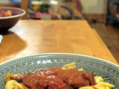 Rezept: Selbstgemachte Fusilli mit Sucuk-Tomatensauce und Orangengremolata Bild Nr. 20 Selbstgemachte Fusilli mit Sucuk-Tomatensauce und Orangengremolata - Rezept - Bild Nr. 20