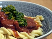 Selbstgemachte Fusilli mit Sucuk-Tomatensauce und Orangengremolata - Rezept