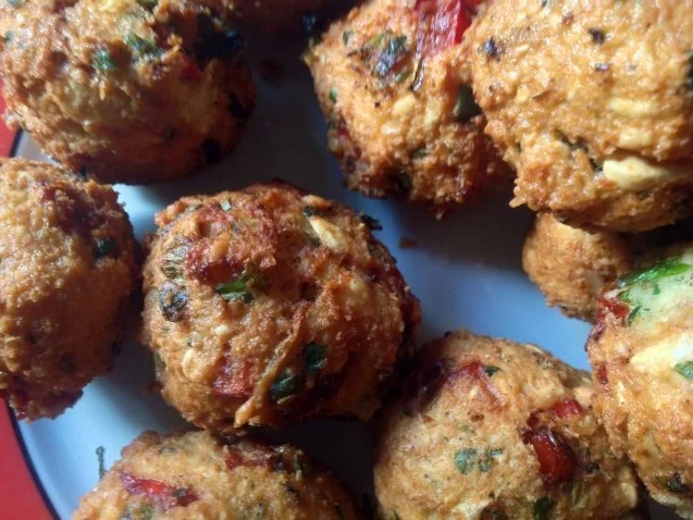 Rezept: Frittierte Bohnenbällchen Bild Nr. 2 Frittierte Bohnenbällchen - Rezept - Bild Nr. 2