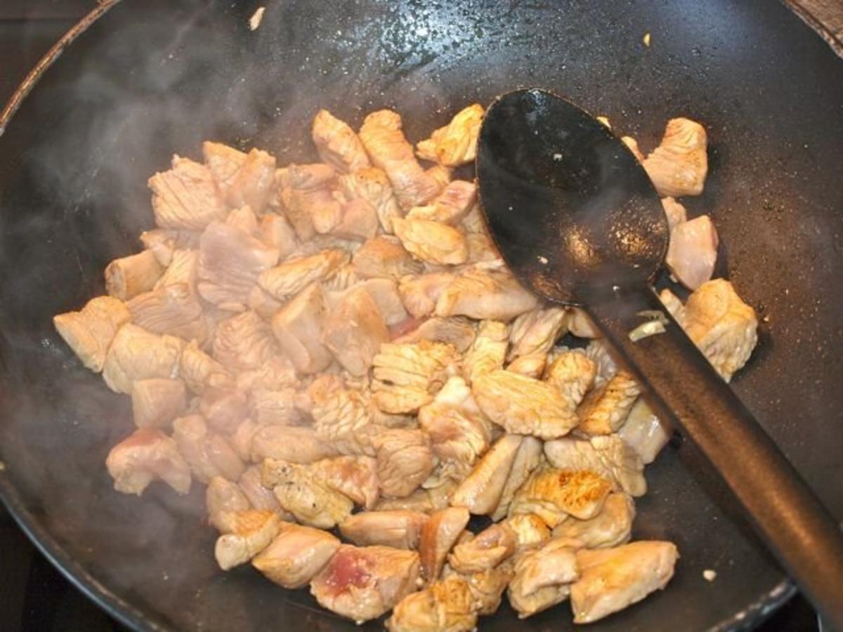 Putengeschnetzeltes mit Lauch, Zwiebeln, Paprika und Möhren - einfach ...