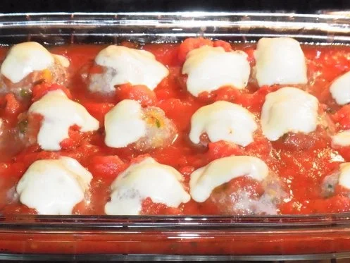 Rezept: Hackbällchen mit Käse überbacken in Tomatensauce Bild Nr. 6 Hackbällchen mit Käse überbacken in Tomatensauce - Rezept - Bild Nr. 6