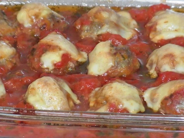 Rezept: Hackbällchen mit Käse überbacken in Tomatensauce Bild Nr. 7 Hackbällchen mit Käse überbacken in Tomatensauce - Rezept - Bild Nr. 7