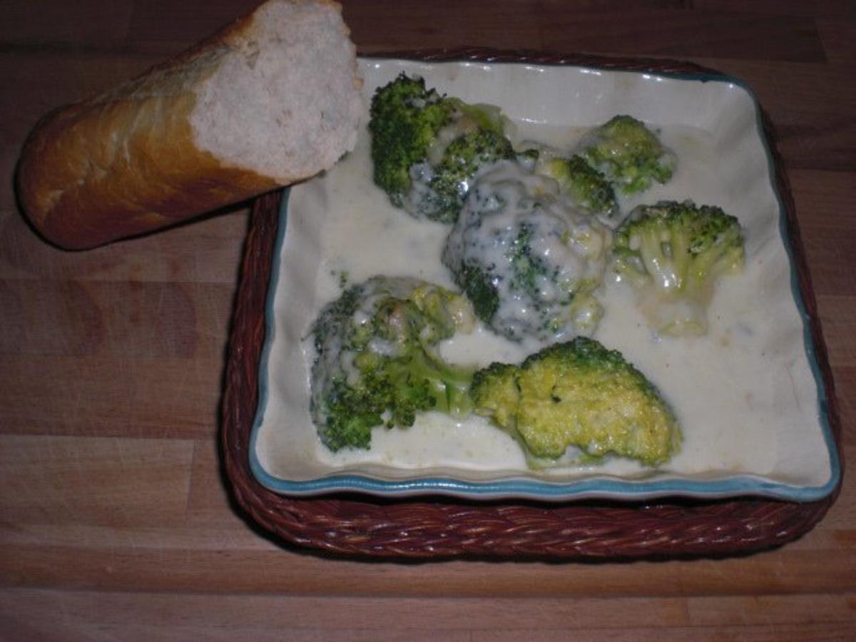 Überbackener Broccoli mit Parmesan - Rezept
