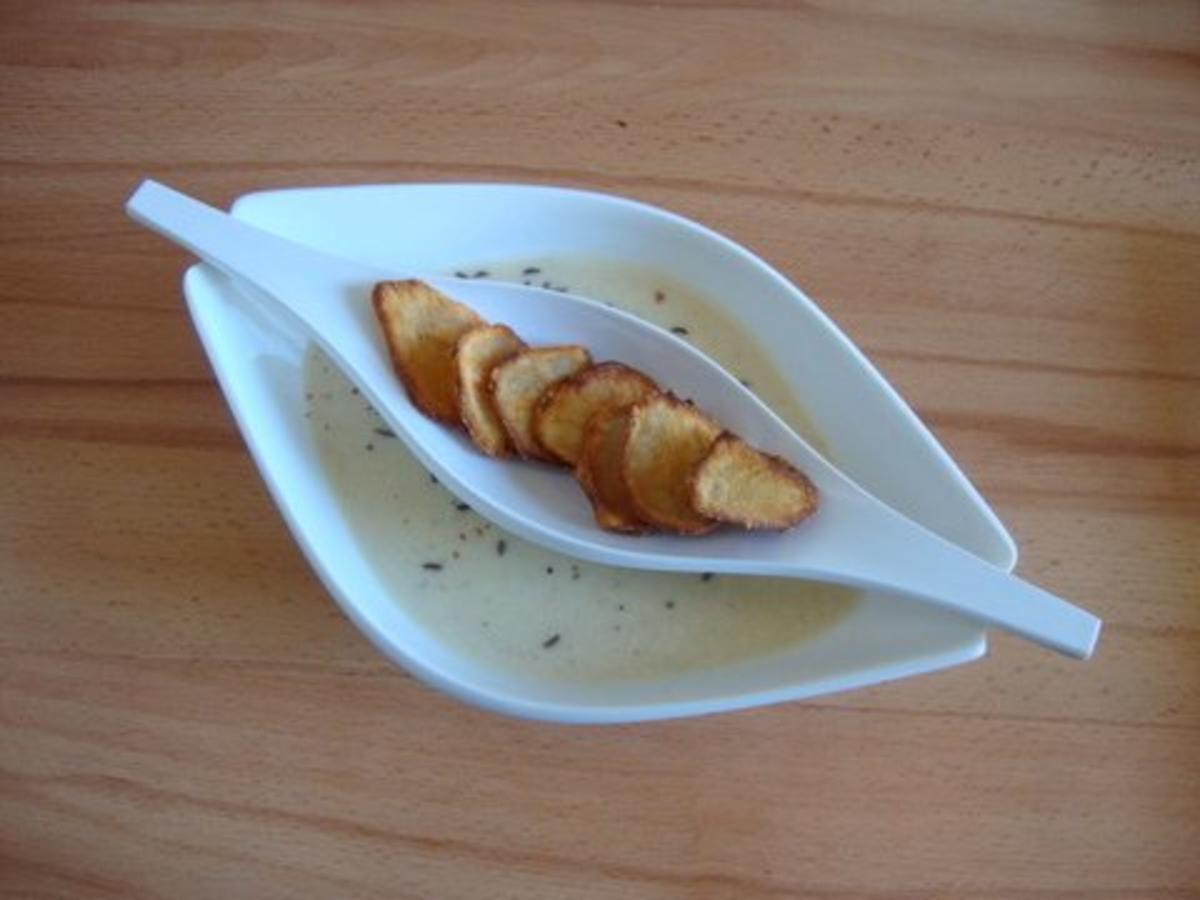 Pastinaken-Topinamburcremesuppe mit Chips - Rezept