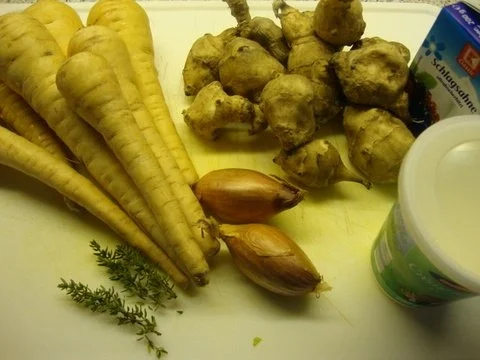 Pastinaken-Topinamburcremesuppe mit Chips - Rezept - Bild Nr. 3