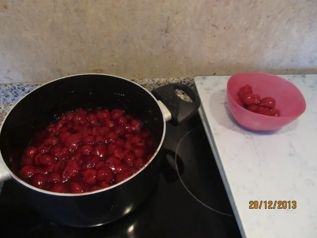 Schwarzwälderkirschtorte ohne Alkohol - Rezept - Bild Nr. 5