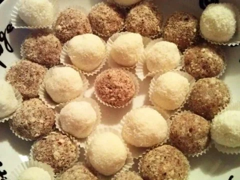 Mandel-Kokos-Kugeln - Rezept - Bild Nr. 2